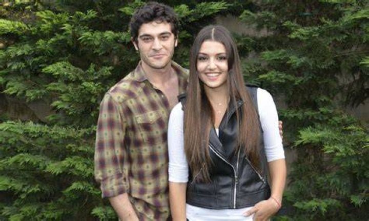 A bomb claim about Burak Deniz Hande Er&ccedil;el! Are they coming together? The famous actor announced