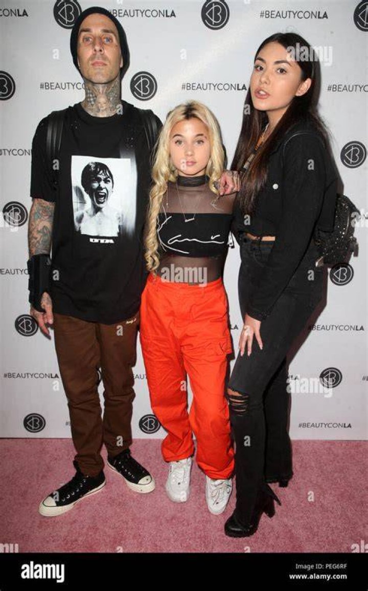  Alabama Barker, Atiana De La Hoya, Kourtney Kardashian and Travis Barker are seen out in Portofino on May 20, 2022 in Portofino, Italy. | Source: Getty Images