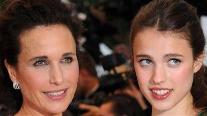 Andie MacDowell and her daughter at the "Muppets From Space" premiere n July 12, 1999 | Source: Getty Images