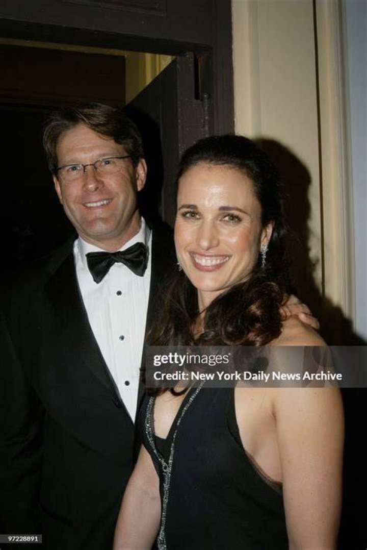 Andie MacDowell and husband Rhett Hartzog are on hand at the Hammerstein Ballroom for the Legends Gala hosted by L'Oreal and the Ovarian Cancer Research Fund on December 2, 2002 | Source: Getty Images