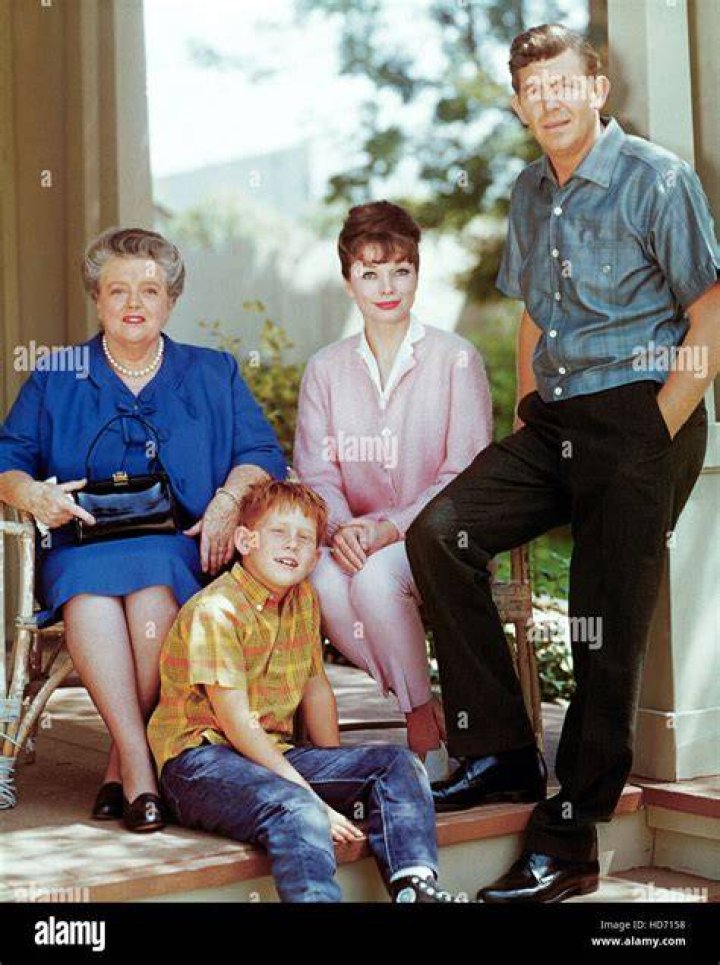 Aneta Corsaut, Ron Howard, and Andy Griffith on "The Andy Griffith Show" on August 1, 1965 | Source: Getty Images