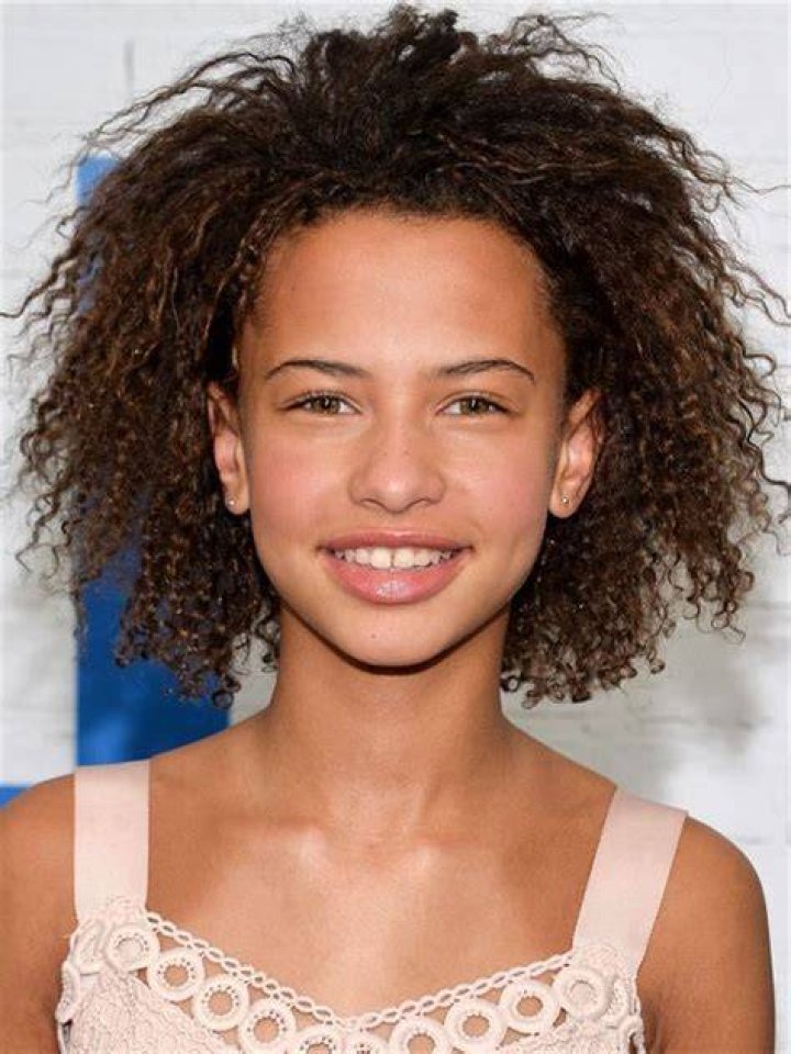 Ashley Aufderheide Wiki: Who Is She? Meet Her Parents And More Details About Age Of That '90s Show Actor
