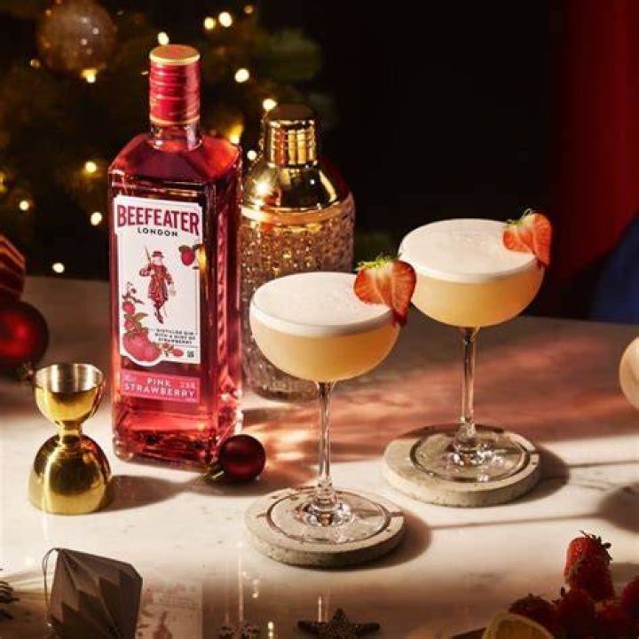 beefeater gin bauble