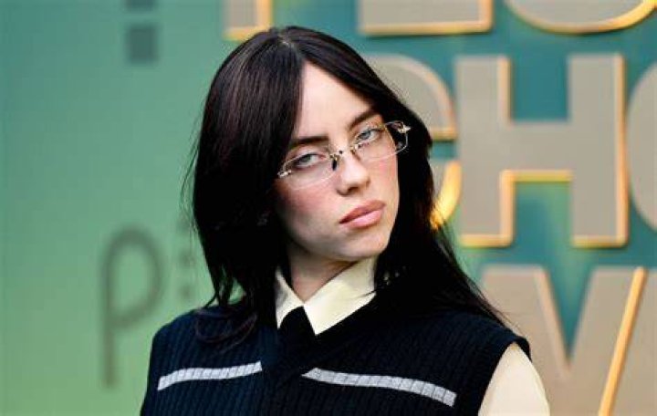 Billie Eilish reveals her new hip tattoo