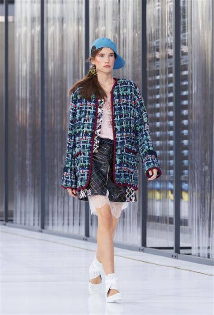 CHANEL GOES BAROQUE WITH KARL LAGERFELD