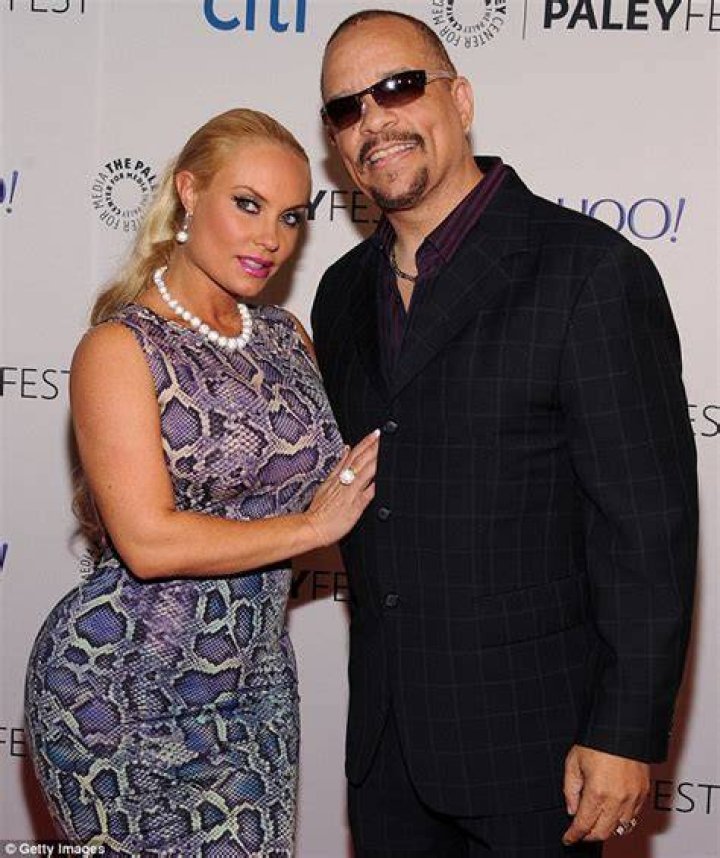 Coco Austin and husband, Ice-T walking side by side on the street | Photo: Instagram/coco