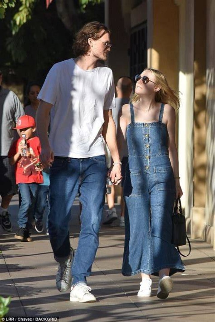 Dakota Fanning Holds Hands With New Boyfriend Henry Frye
