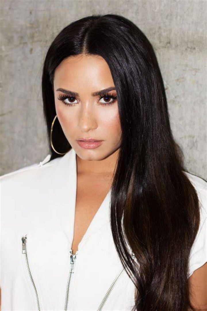 Demi's youngest daughters Scout, 29, and Tallulah, 27, are also on the family getaway