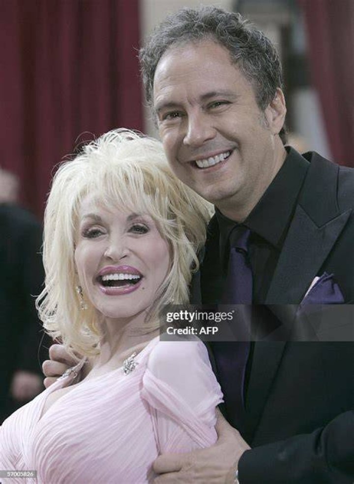 Dolly Parton arrives at the 57th ACM Awards in Las Vegas