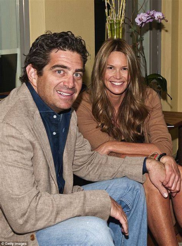 Elle Macpherson settles into life in new city with billionaire husband Daily Mail Online