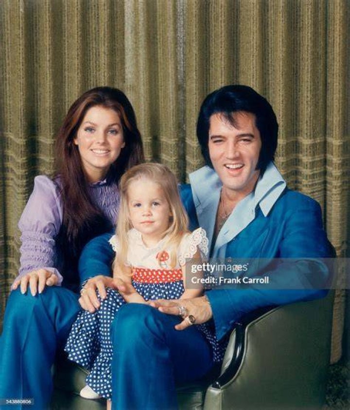 Elvis Presley with his wife Priscilla Beaulieu Presley and their four-day-old daughter Lisa Marie Presley on February 5, 1968, in Memphis, Tennessee | Source: Getty Images
