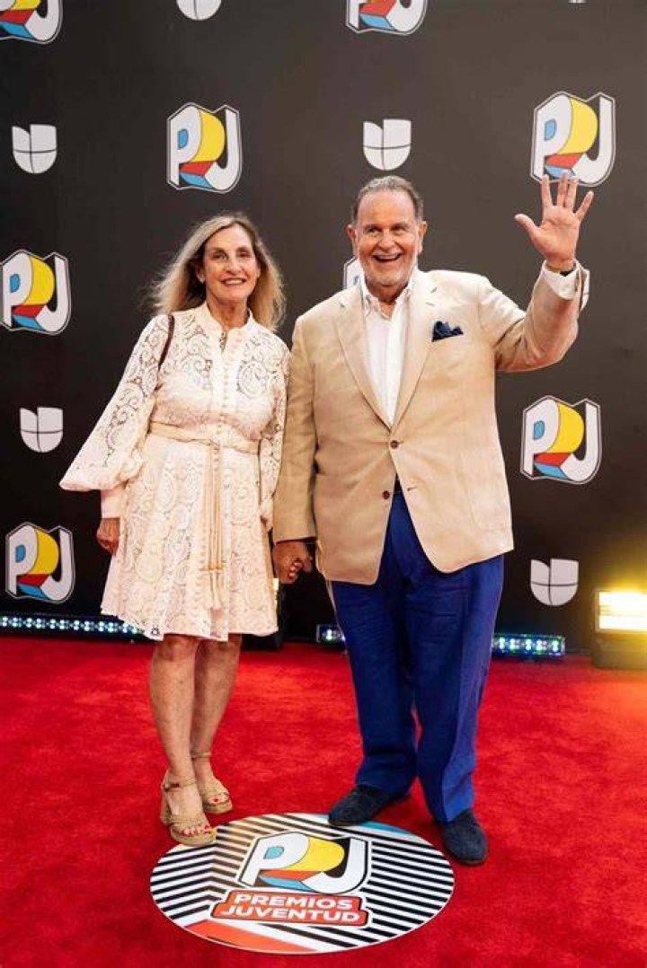 Esposa de Ra&uacute;l de Molina, Millie de Molina, impacta a sus seguidores con un bikini art&iacute;stico