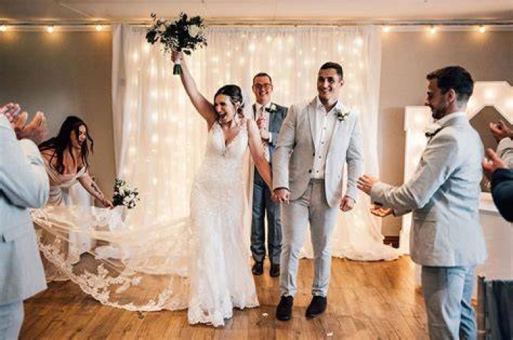 Family: They got married that same year and had two children together before their divorce in 1981