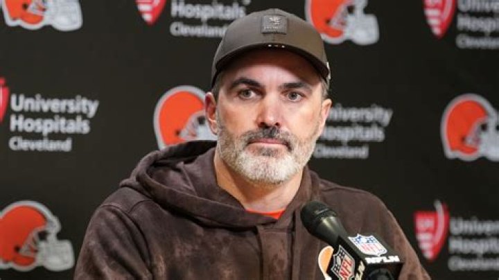 FILE - Cleveland Browns coach Kevin Stefanski gestures during the first half of an NFL football game against the San Francisco 49ers on Oct. 15, 2023, in Cleveland. Stefanski edged DeMeco Ryans for AP Coach of the Year honors by one first-place vote. (AP Photo/Sue Ogrocki, File)