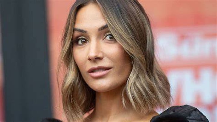 Frankie Bridge just had an incredible blonde bob hair transformation