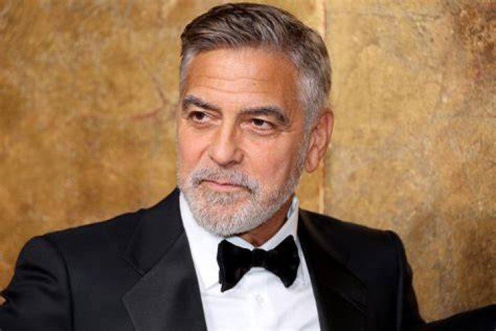 George Clooney stars in the movie "One Fine Day," 1996 | Source: Getty Images