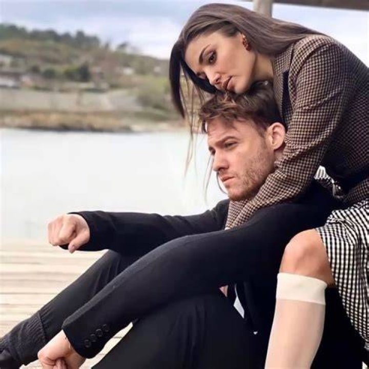 Hande Ercel i Kerem Bursin nova fotografija koja je ugrejala srce fanovima (FOTO) Najbolje