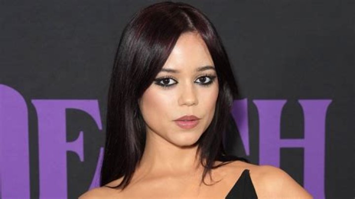 Jenna Ortega with her hair in a midi-flick style