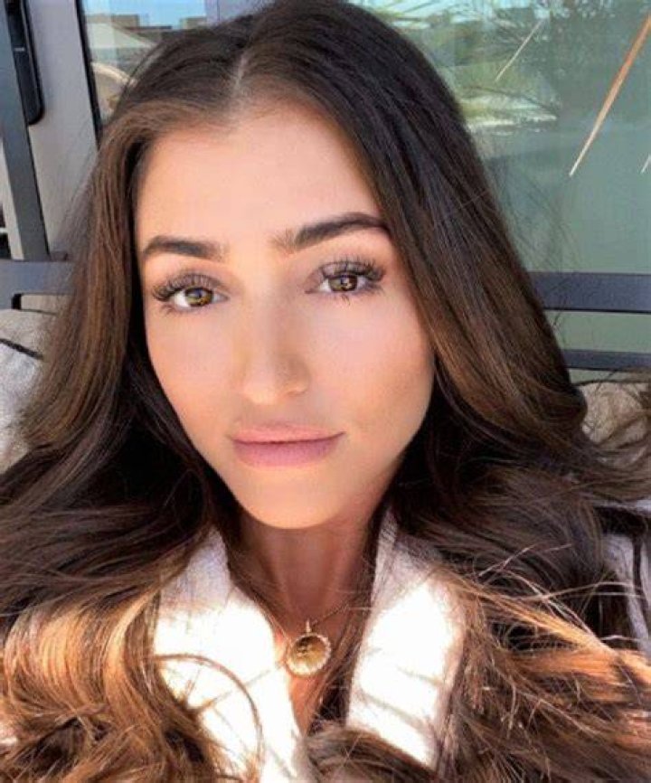 kaitlin nowak selfie