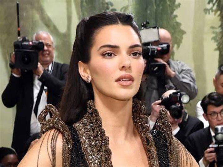Kardashian fans disturbed by 'odd' detail about Kendall's FEET in new pic