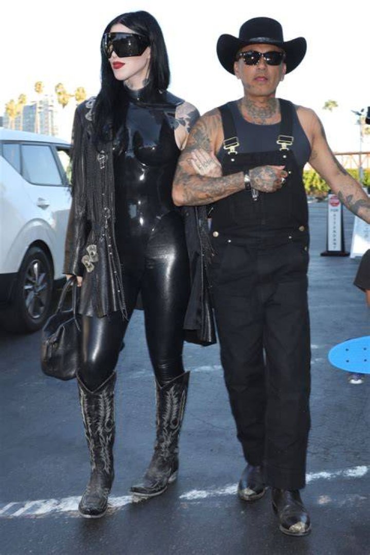 Kat Von D and Rafael Reyes pack on the PDA during lunch date Kat von d, Kat von, Kat