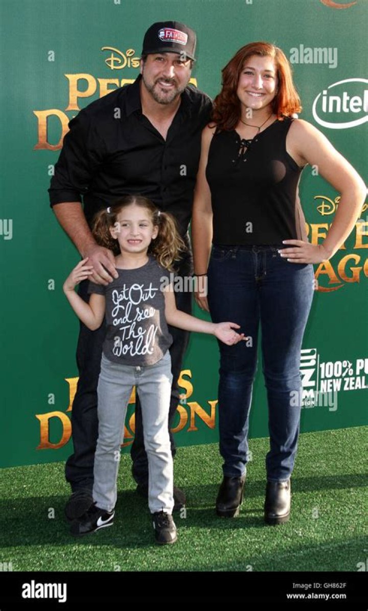 Kelly Baldwin and Joey Fatone