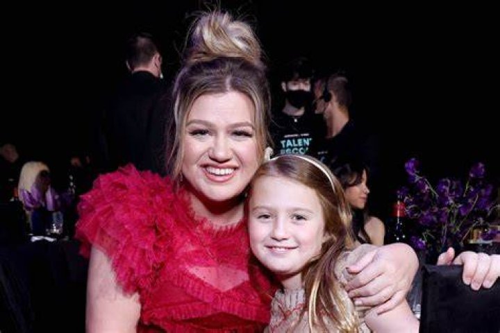 Kelly Clarkson and River Rose Blackstock attend the 2022 People's Choice Awards held at the Barker Hangar on December 6, 2022 in Santa Monica, California