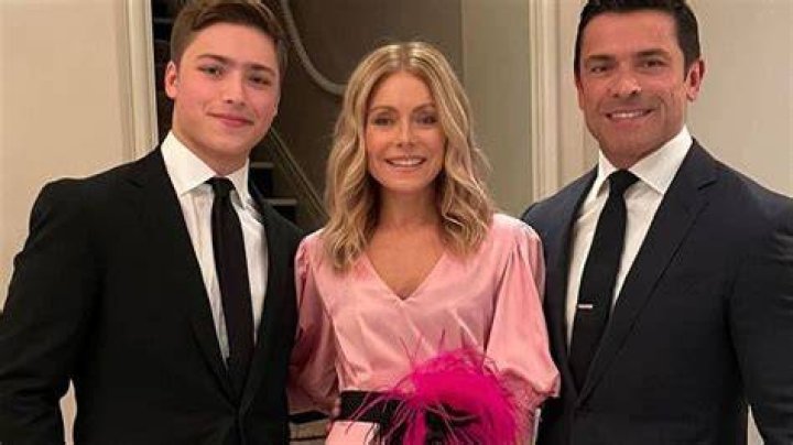 kelly ripa son matchmaker