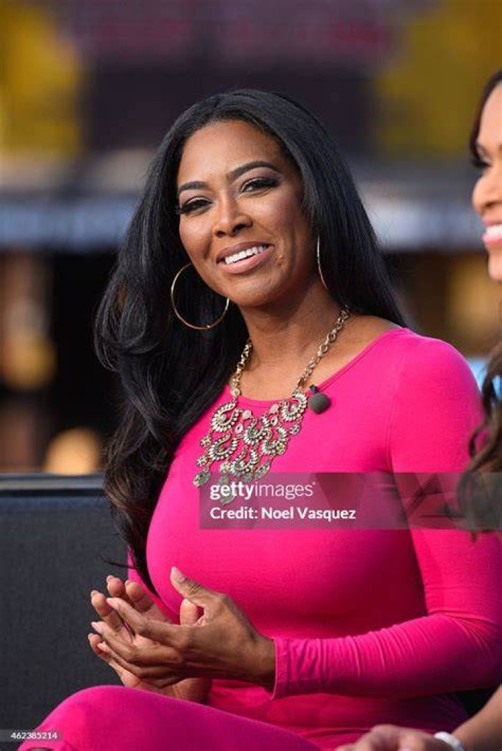 Kenya Moore visits "Extra" at Universal Studios Hollywood on January 27, 2015 in Universal City, California. | Photo; Getty Images