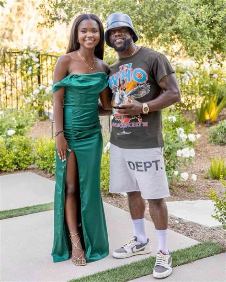 Kevin Hart and Heaven Hart sat at The 2015 MTV Movie Awards at Nokia Theatre L.A. Live in Los Angeles, California, on April 12, 2015. | Source: Getty Images