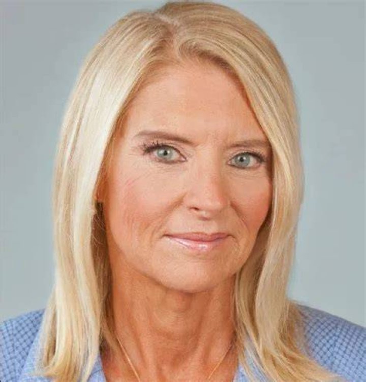 Kim Hume Net Worth, Age, Height, Weight, Early Life, Career, Bio, Dating, Facts Millions Of Celebs