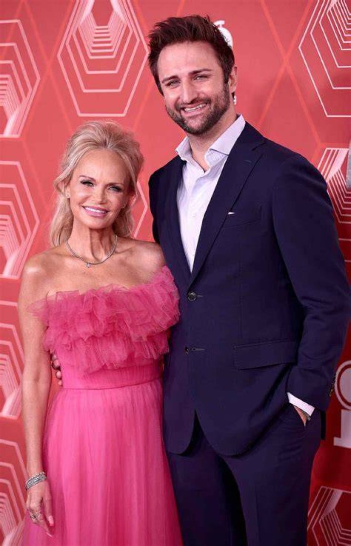 Kristin Chenoweth husband Josh Bryant