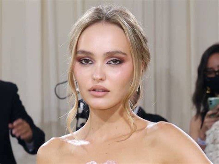 Lily-Rose Depp makes rare public appearance with mum Vanessa Paradis