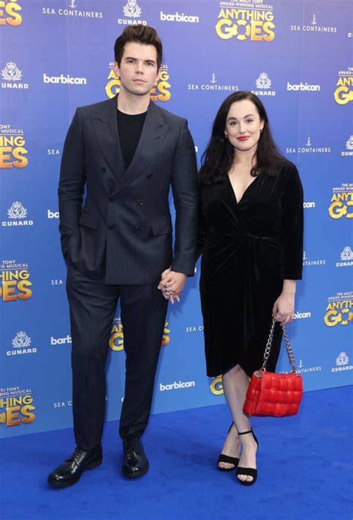 Luke Newton and Jade Davies at the "Bridgerton" Series 2 World Premiere on March 22, 2022, in London | Source: Getty Images