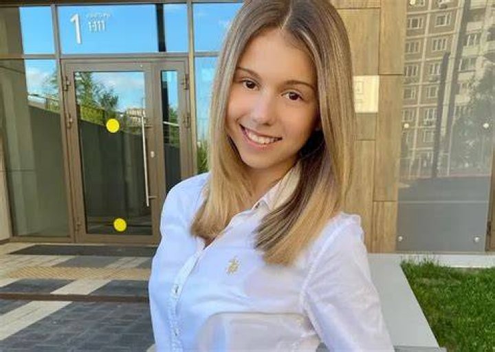 Mari Kruchkova (YouTube Star) Age, Birthday, Bio, Facts, Family, Net Worth, Height & More