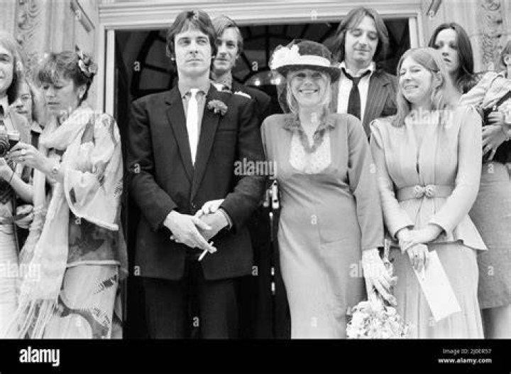 Marianne Faithfull (32) weds Ben Brierly, 8th July 1979 Stock Photo Alamy