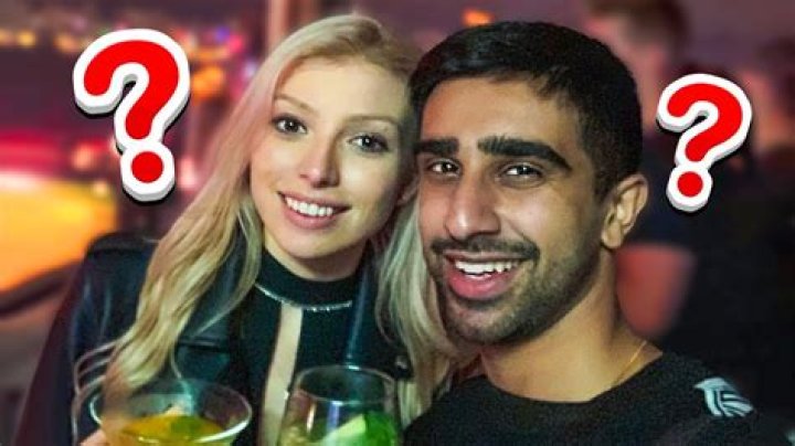 Meet Vik Sidemen Girlfriend Ellie Harlow &ndash; Is Vikkstar123 Engaged To His Gf?