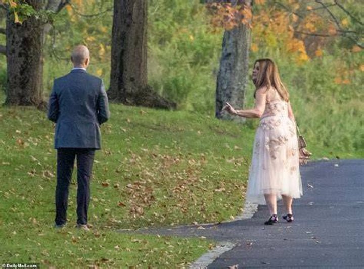 Melinda could be seen wandering along the private driveway on the North Salem, New York estate on Friday evening