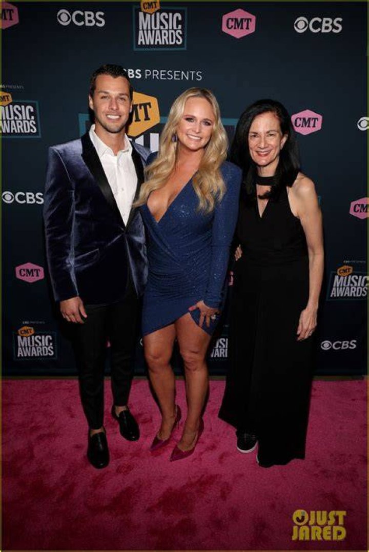 miranda lambert brendan mcloughlin cmt awards 2022