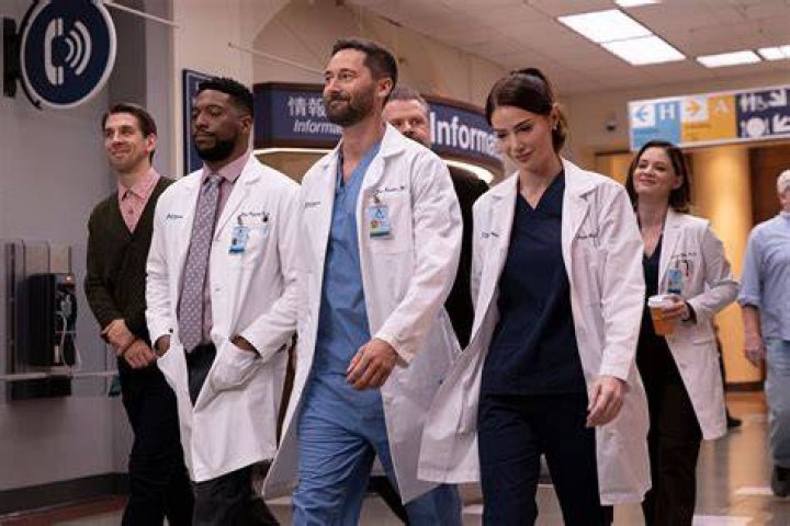 New Amsterdam Who's in the cast?
