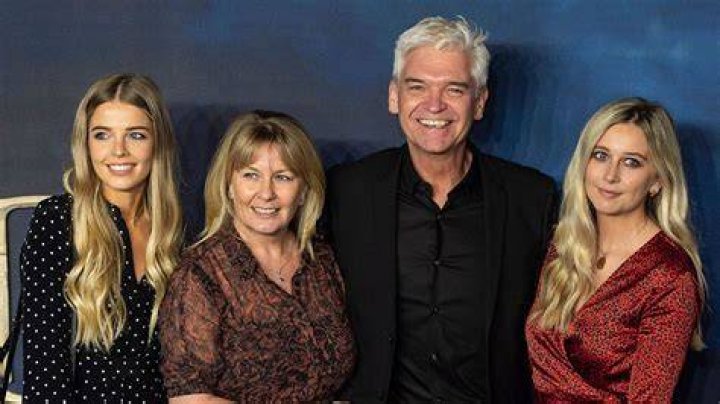 phillip schofield daughters