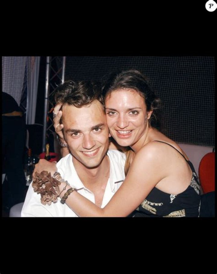 Photo Emilie et David Jarre &agrave; Paris en 2004. Purepeople