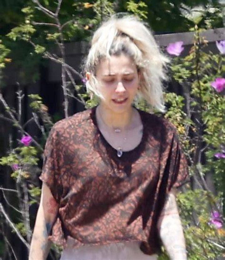 PHOTO: Paris Jackson is seen in her recent Instagram story paying tribute to her dad Michael Jackson on what would have been his 65th birthday.