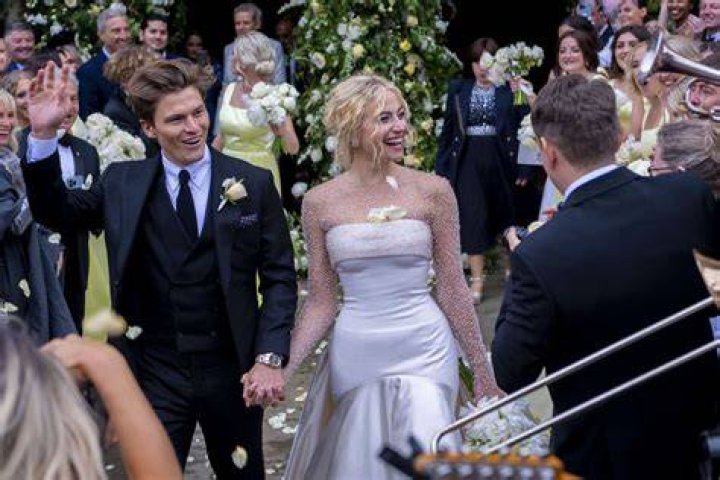 pixie lott wedding dres four leaf clover