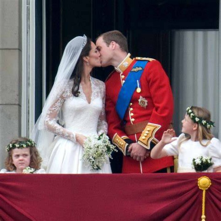 prince william kate middleton kiss