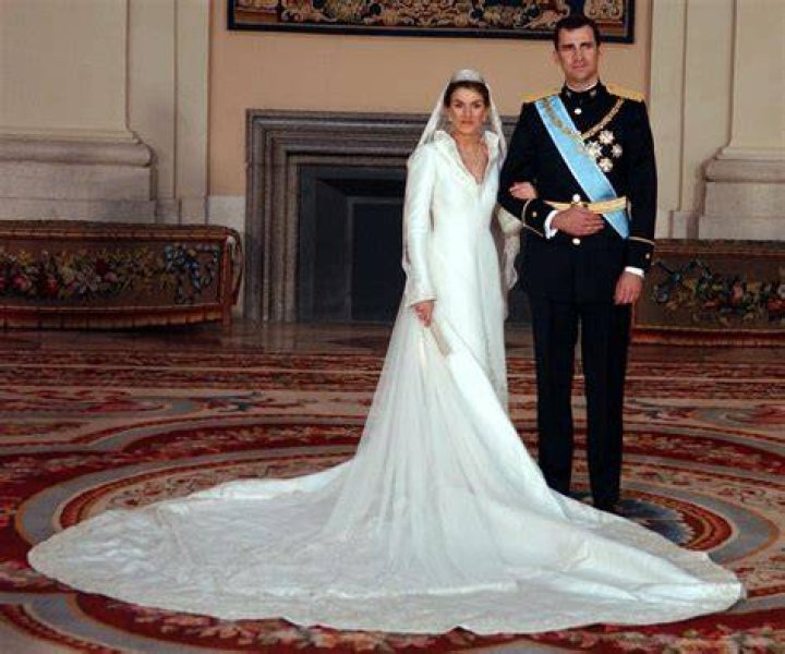 queen letizia wedding beauty