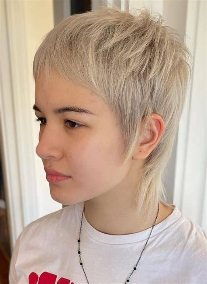 Rihanna&rsquo;s blonde pixie mullet is the coolest haircut of 2024