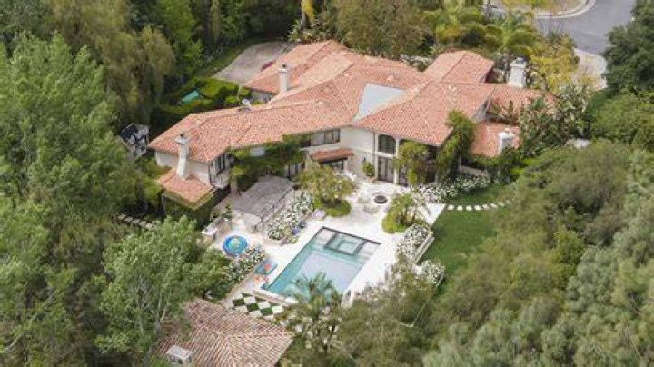 rob kardashian home tree z