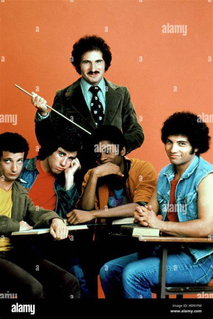 Ron Palillo, John Travolta, Gabe Kaplan, Lawrence Hilton-Jacobs, and Robert Hegyes on the set of "Welcom Back, Kotter" on July 1, 1975 | Source: Getty Images
