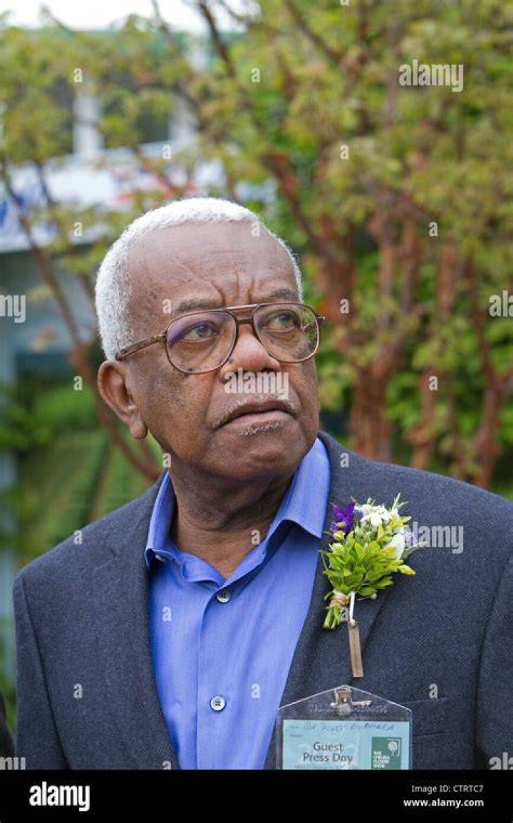 Sir Trevor McDonald, OBE, at the Royal Albert Hall for a star-studded concert to celebrate the Queen's 92nd birthday on April 21, 2018. | Photo: Getty Images